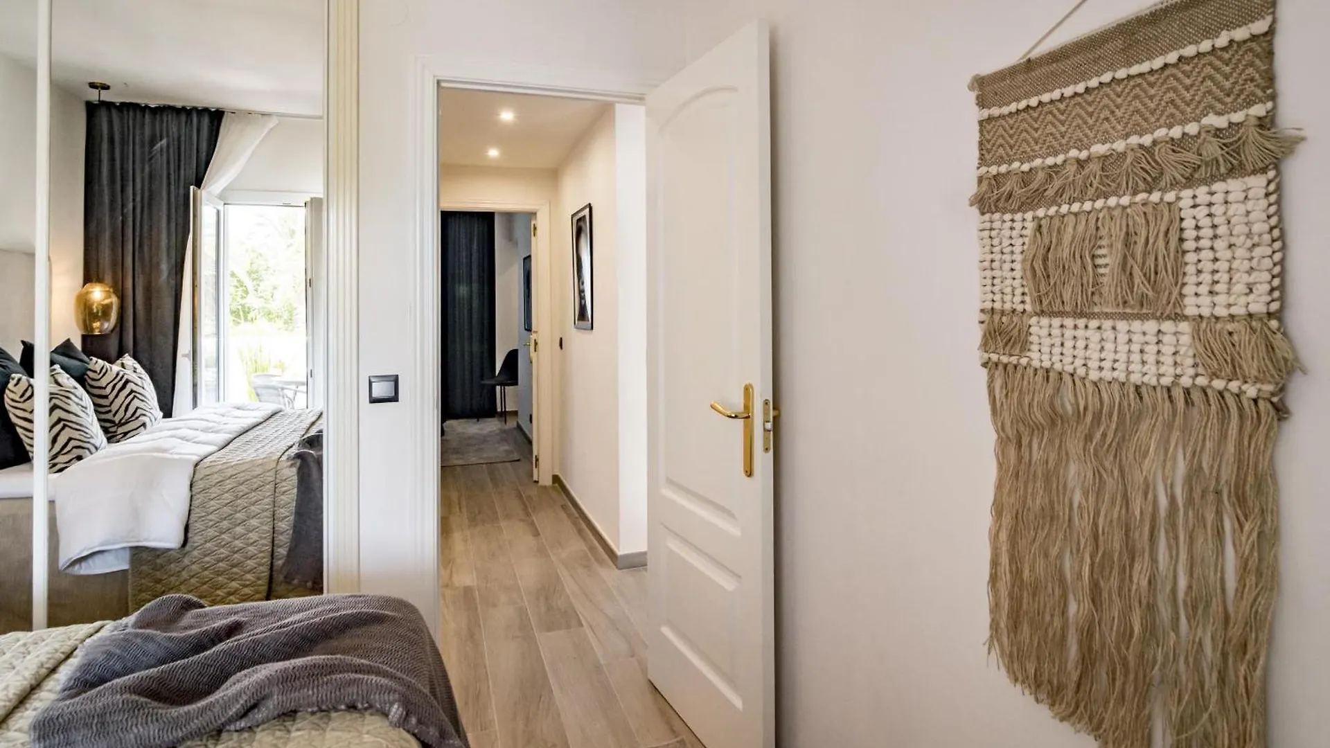 Pr - Stunning Flat Front Line Beach Puerto Banus Marbella Apartment